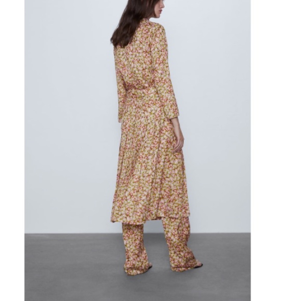 Pleated skirt pants and matching top - Picture 7 of 10